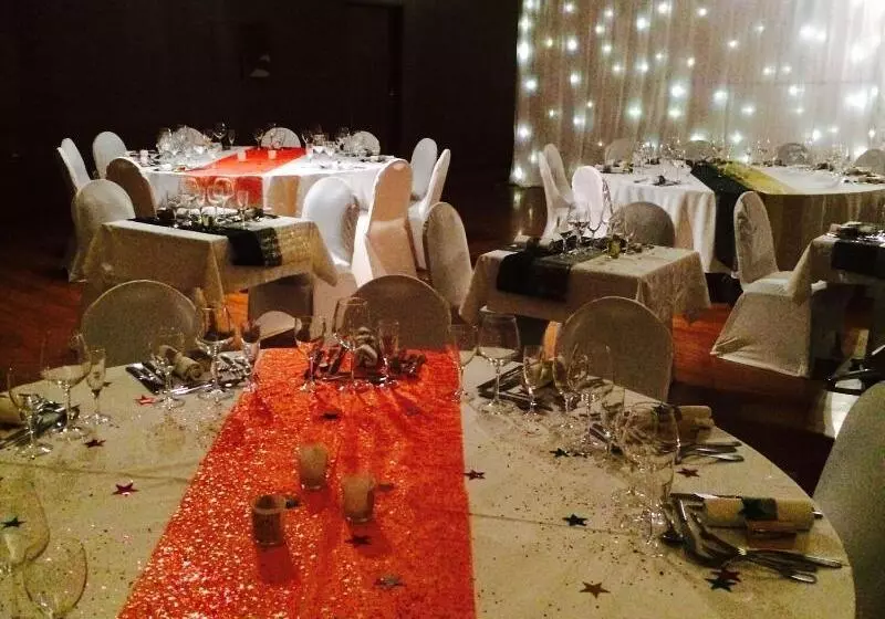 בית מלון כפרי Grand Hôtel De Nîmes 4 étoiles