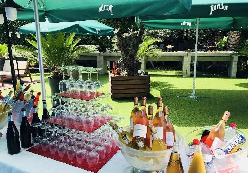 酒店 Grand Hôtel De Nîmes 4 étoiles