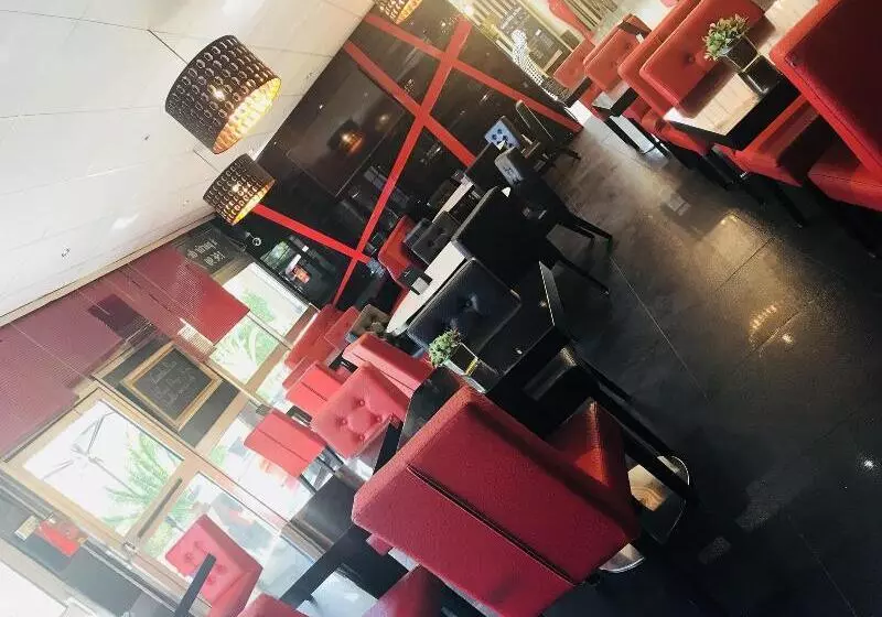 בית מלון כפרי Grand Hôtel De Nîmes 4 étoiles