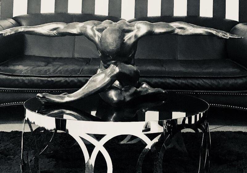 Отель Grand Hôtel De Nîmes 4 étoiles