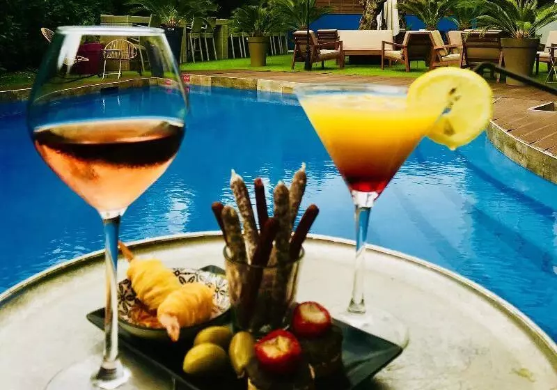 酒店 Grand Hôtel De Nîmes 4 étoiles