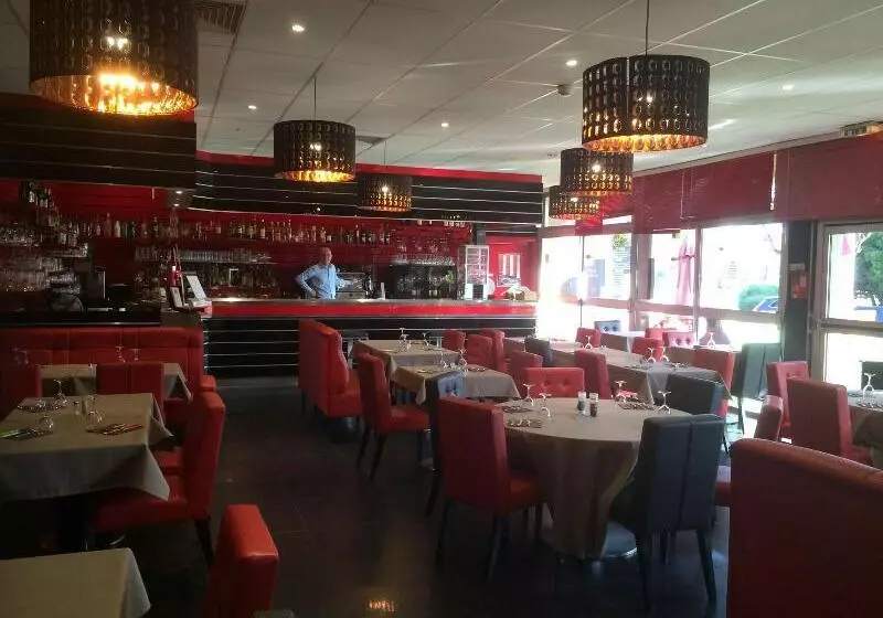 酒店 Grand Hôtel De Nîmes 4 étoiles