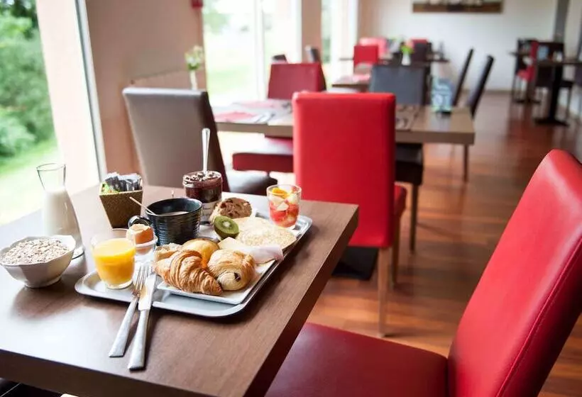 Отель Ibis Avallon