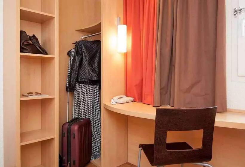 Отель Ibis Avallon