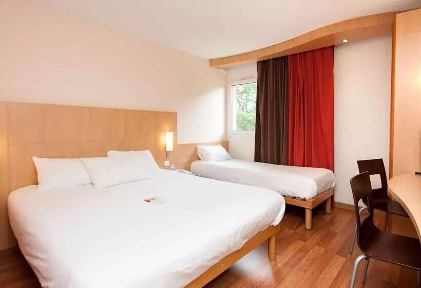 Отель Ibis Avallon