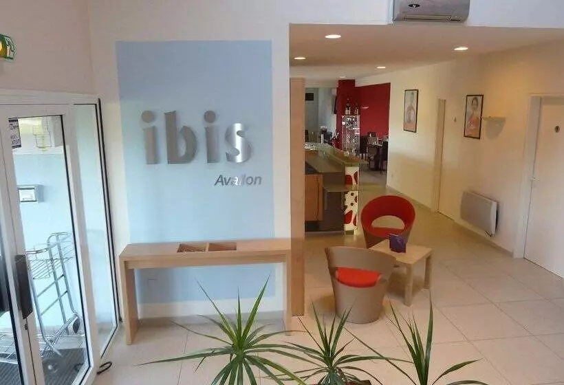 Отель Ibis Avallon