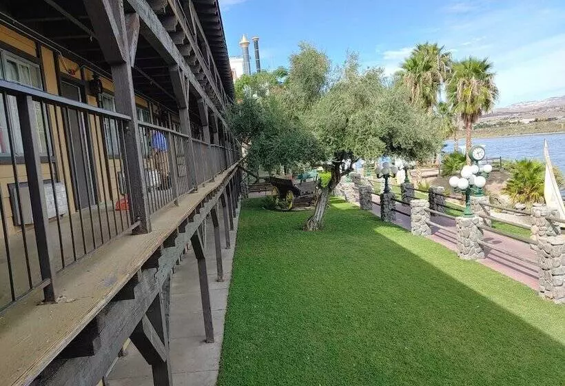 בית מלון כפרי The New Pioneer