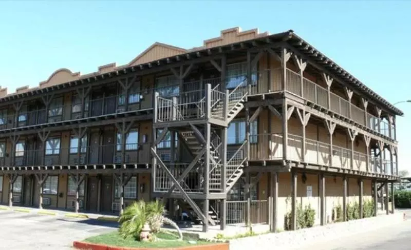 בית מלון כפרי The New Pioneer