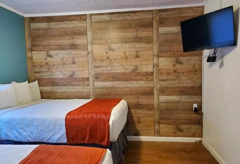 Meadowlark Motel With Restaurant & Bar