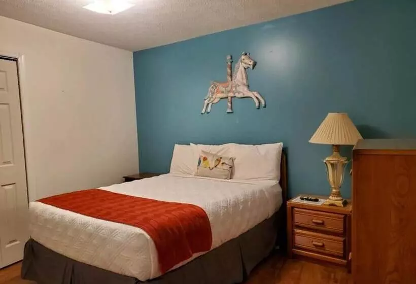 Meadowlark Motel With Restaurant & Bar