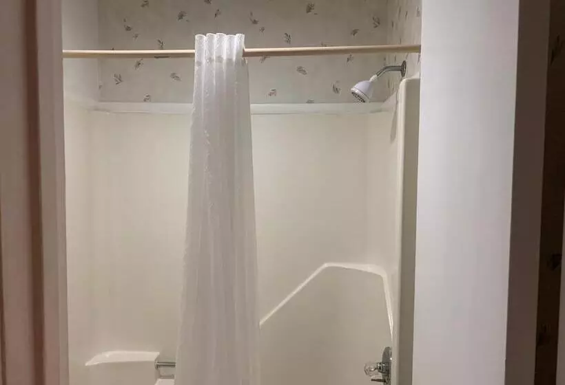 Мотель Americas Best Value Inn Roxboro