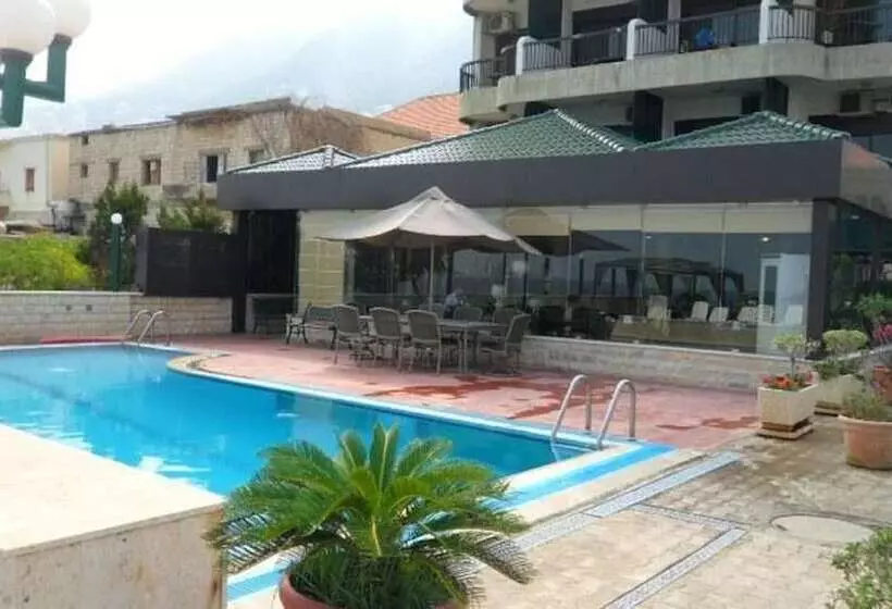 Holiday Suites Hotel & Beach Resort