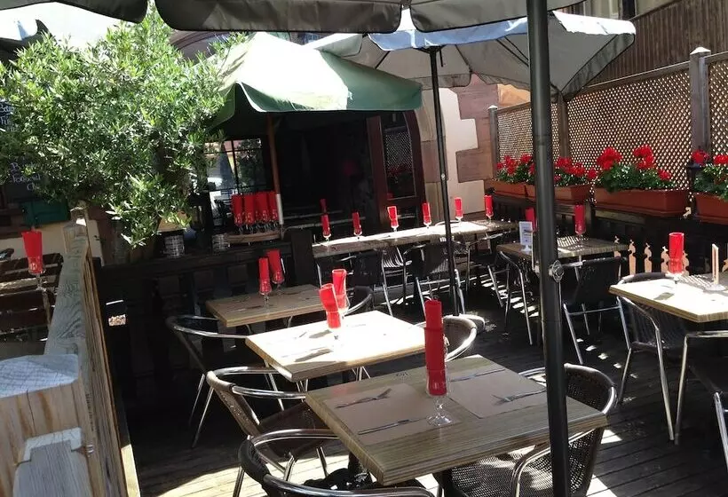 Отель Hôtel Restaurant Le Brochet