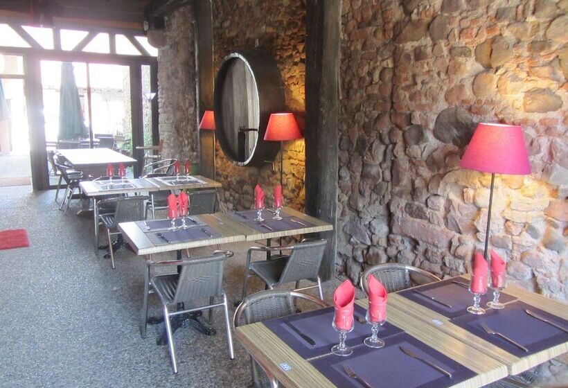 هتل Hôtel Restaurant Le Brochet