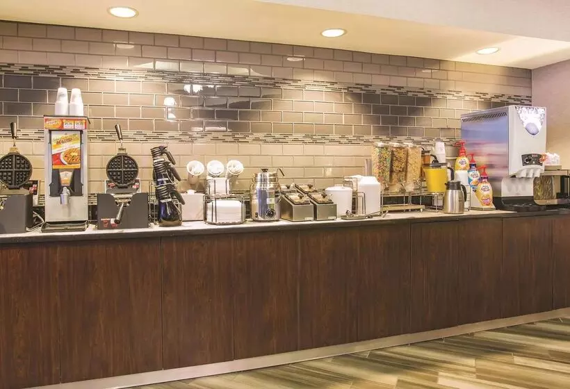 호텔 La Quinta By Wyndham Las Vegas Summerlin Tech