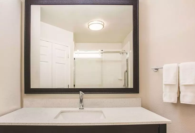 호텔 La Quinta By Wyndham Las Vegas Summerlin Tech