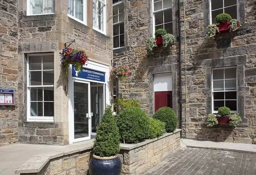 Отель Leonardo Edinburgh City