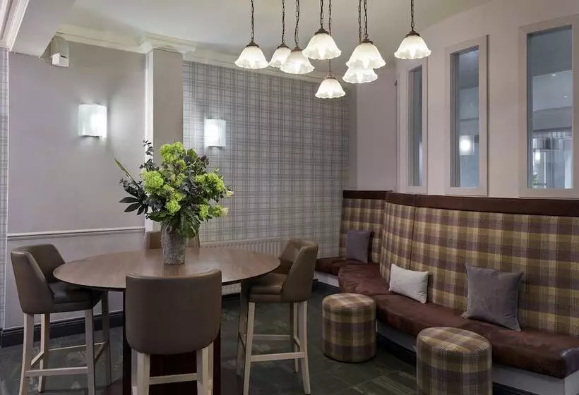 Отель Leonardo Edinburgh City