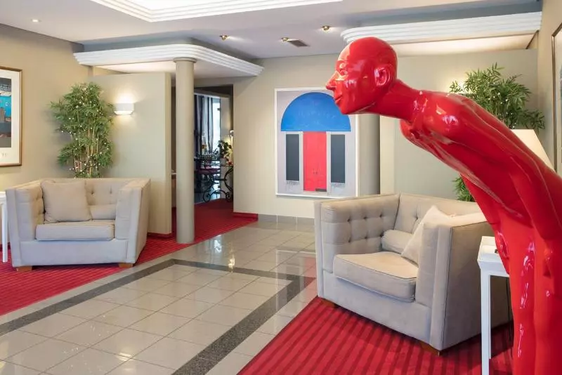 Отель Les Jardins d'Adalric