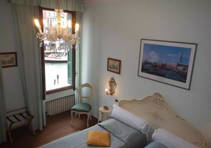 هتل Locanda Ovidius