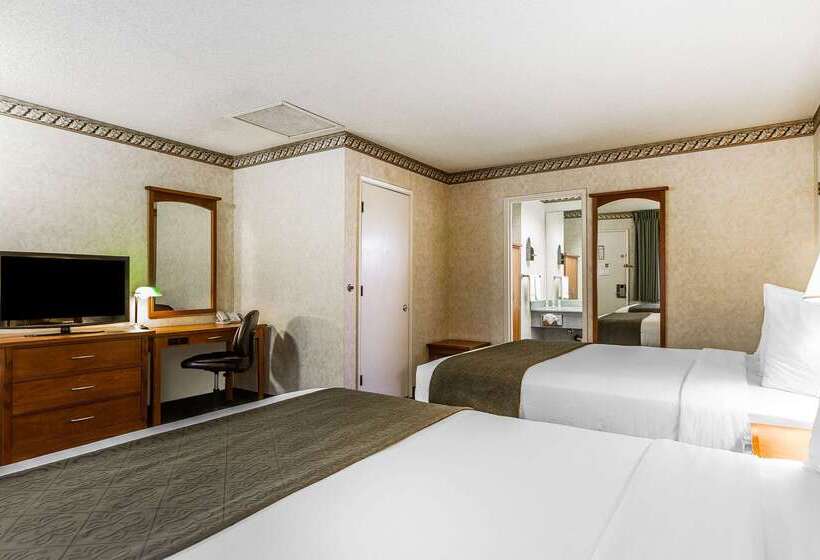 בית מלון כפרי Quality Inn & Suites Silicon Valley
