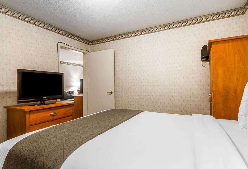 בית מלון כפרי Quality Inn & Suites Silicon Valley