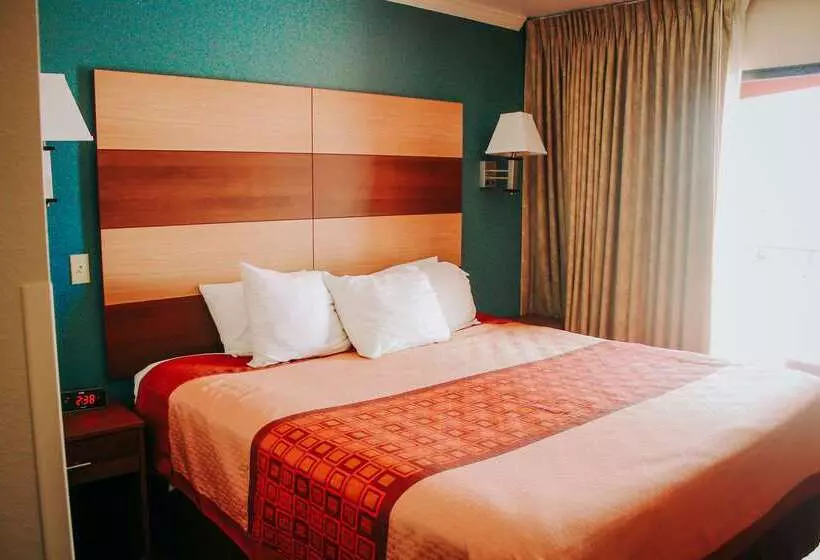 فندق Rodeway Inn & Suites