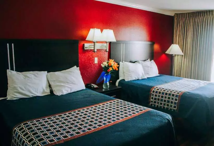 فندق Rodeway Inn & Suites