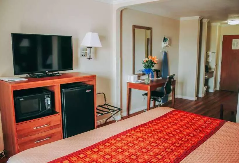 فندق Rodeway Inn & Suites