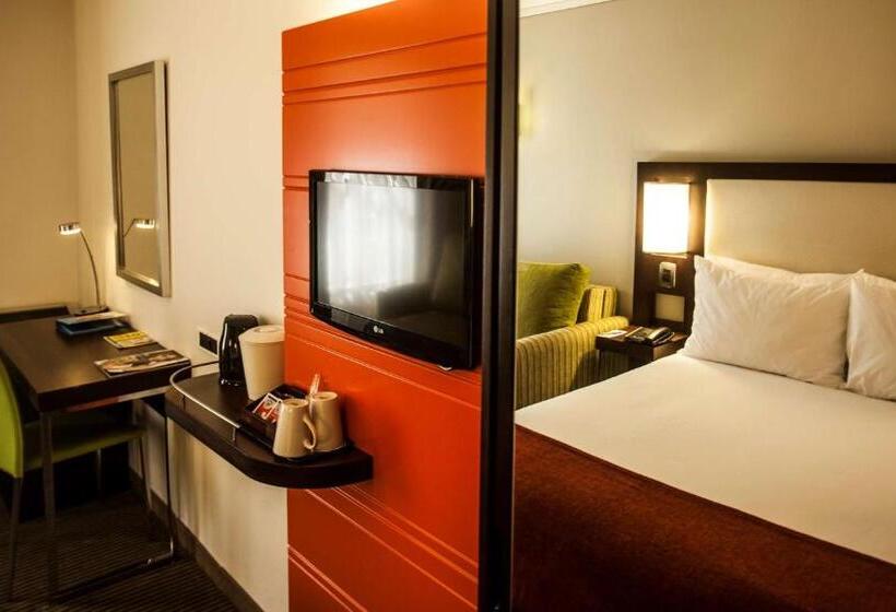 Отель Stayeasy Eastgate