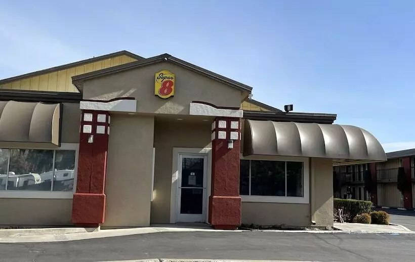 בית מלון כפרי Super 8 By Wyndham Red Bluff