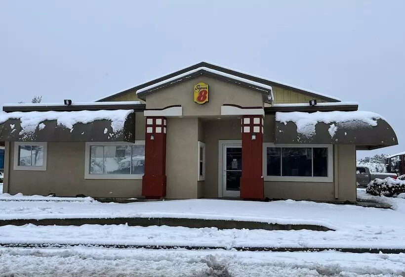 בית מלון כפרי Super 8 By Wyndham Red Bluff