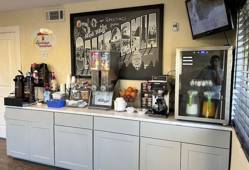 Hotel Super 8 By Wyndham Red Bluff