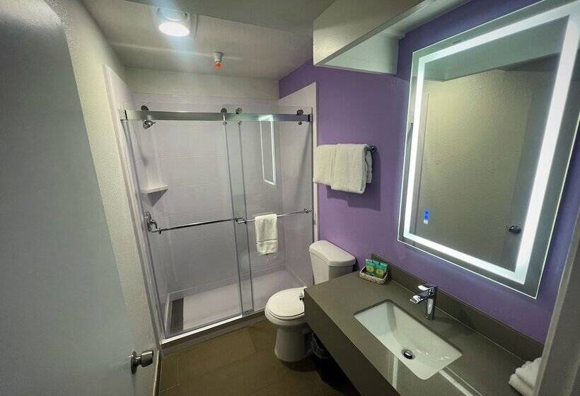 فندق The Aqua Pacific