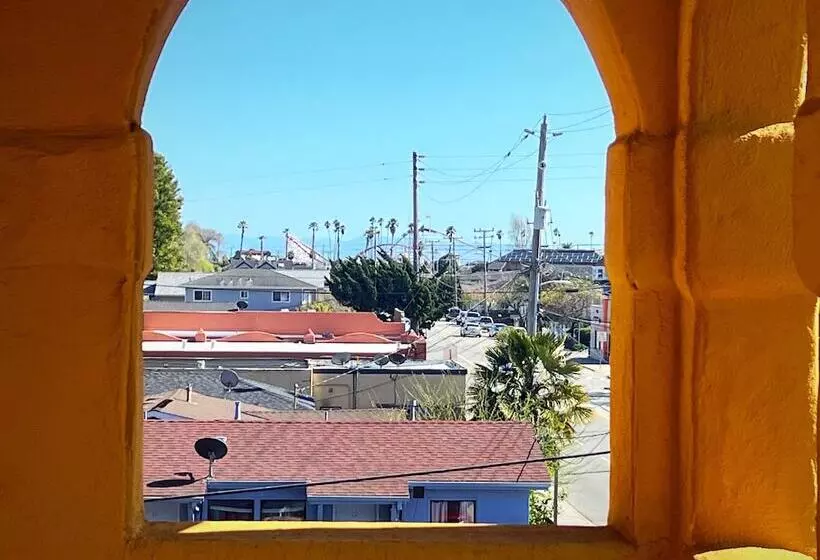 בית מלון כפרי The Aqua Pacific