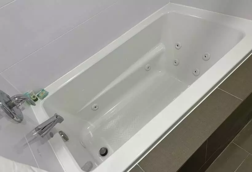 בית מלון כפרי The Aqua Pacific