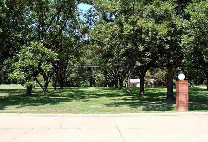 Отель Delta Inn