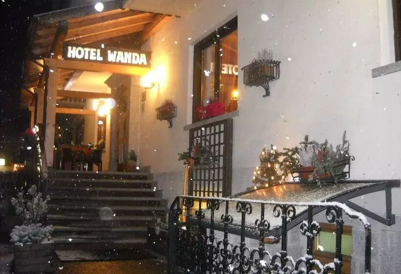 Отель Wanda