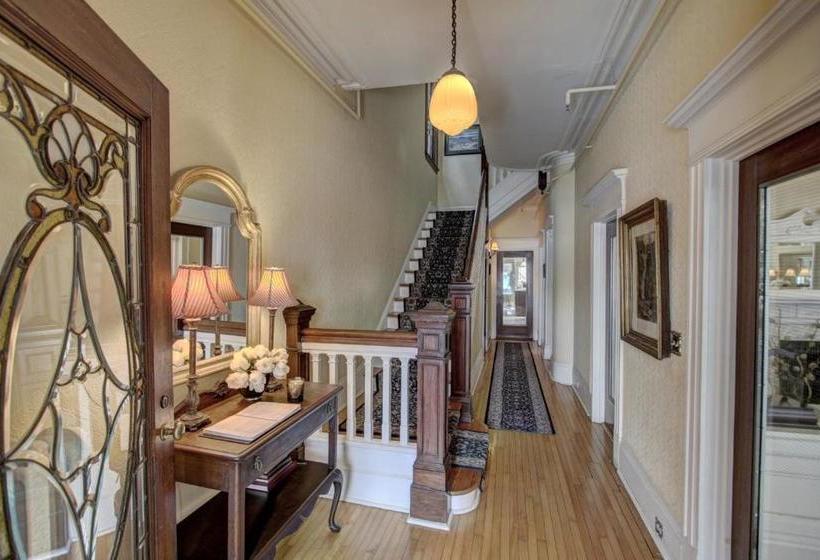 تختخواب و صبحانه Banberry House Heritage Inn