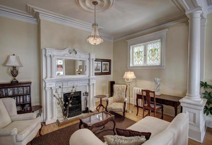 تختخواب و صبحانه Banberry House Heritage Inn