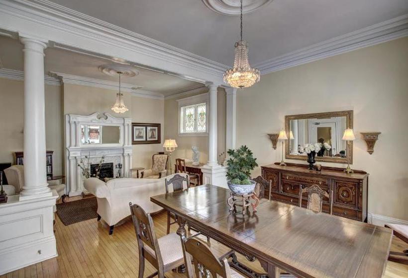 تختخواب و صبحانه Banberry House Heritage Inn