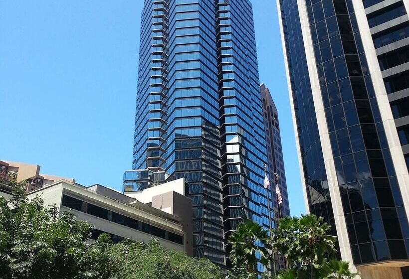 هتل Aston At The Executive Centre