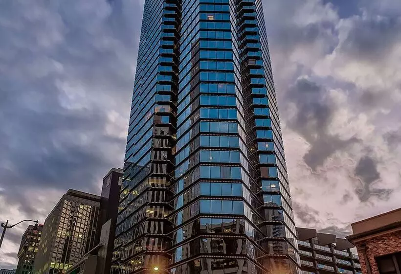 酒店 Aston At The Executive Centre