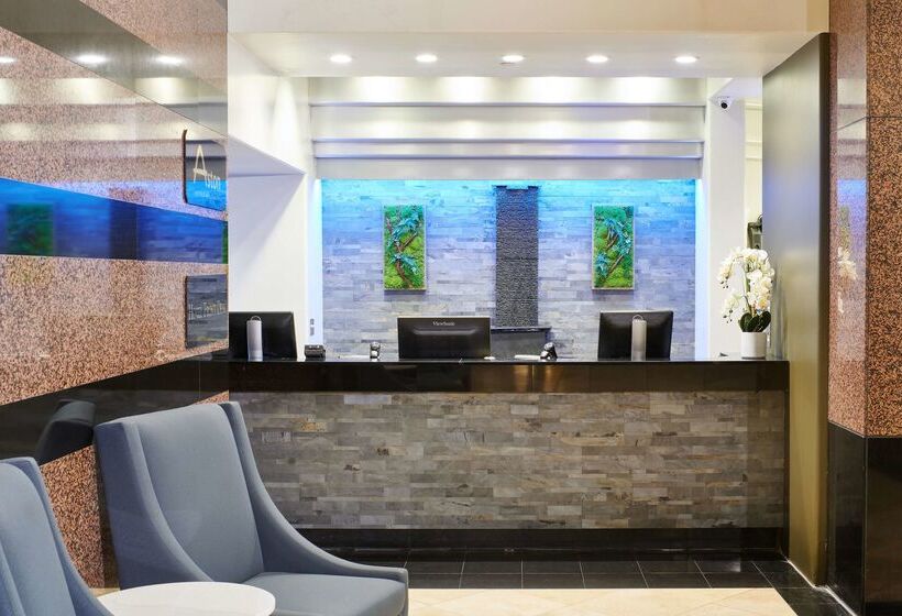 هتل Aston At The Executive Centre