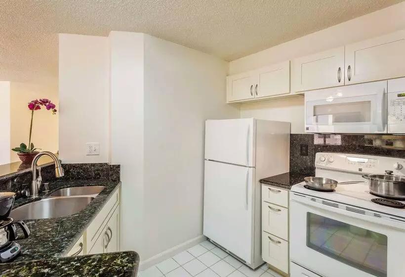 酒店 Aston At The Executive Centre