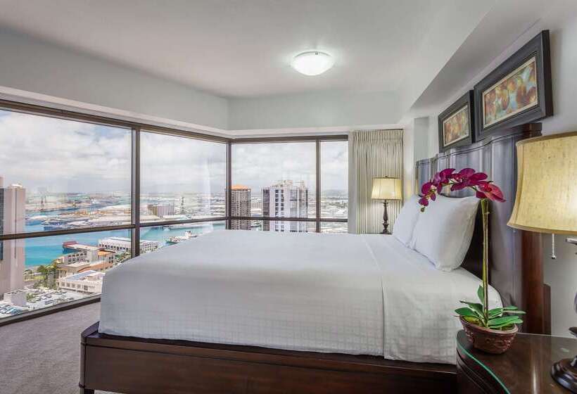 هتل Aston At The Executive Centre