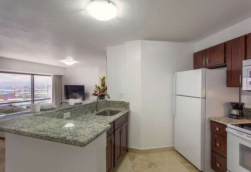 هتل Aston At The Executive Centre