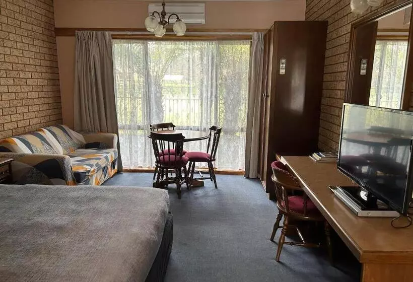 ホテル Barrass's John Bright Motor Inn