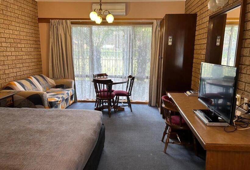 Hotel Barrass's John Bright Motor Inn