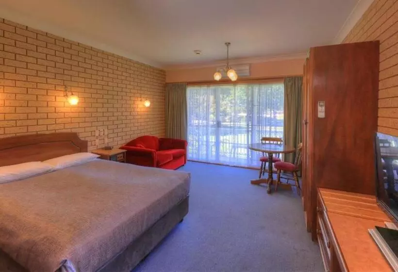 ホテル Barrass's John Bright Motor Inn